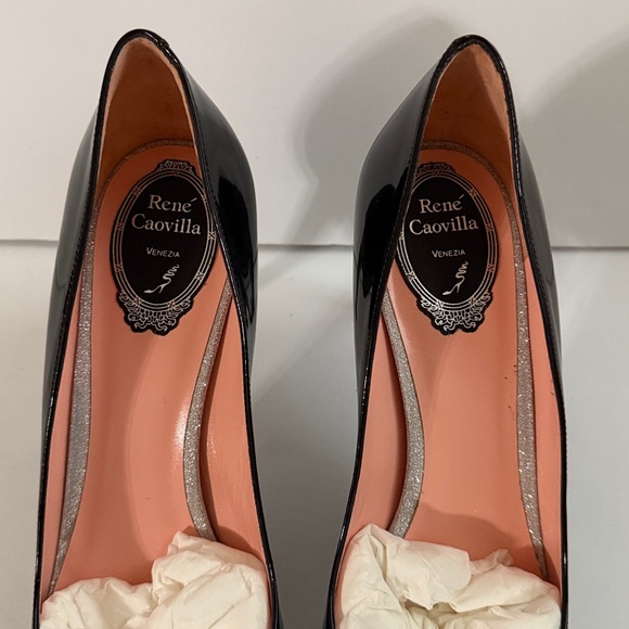 Rene Caovilla Black Patent Pump w/Diamond-Effect Soles & Liner-Edge. - Picture 2 of 9